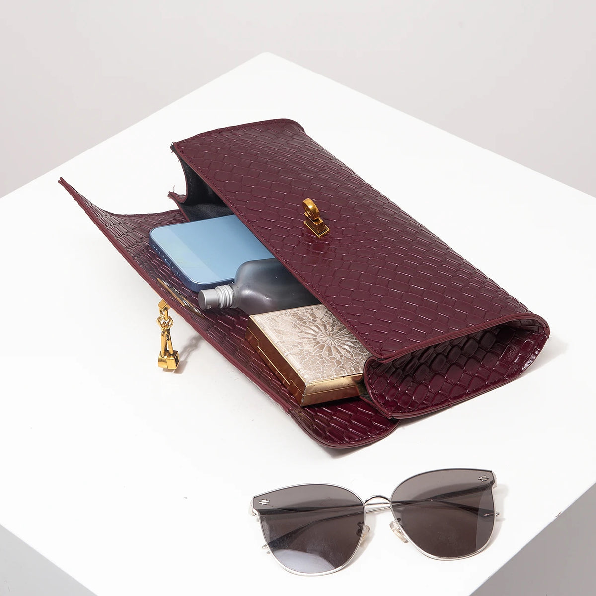Geometric Baguette Clasp Bag — view 6