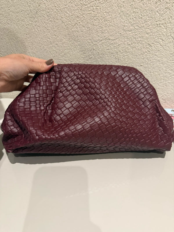 Customer Review - L***a